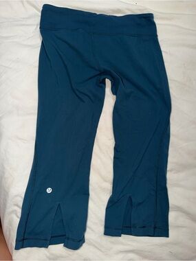 lululemon athletica Teal Cropped Athletic Leggings